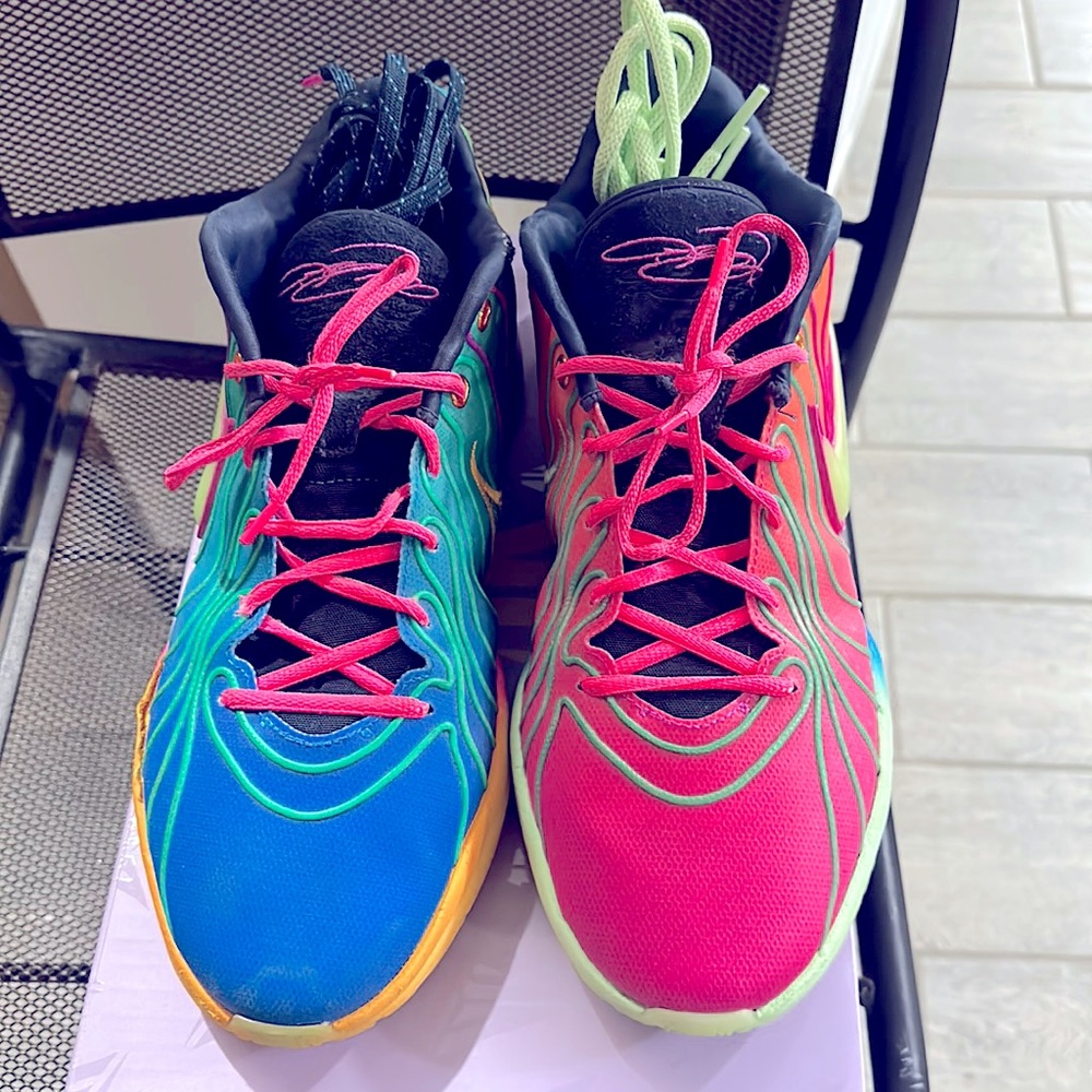 Nike Lebron XXI basketball shoes